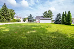716 Glacier Rd, Pewaukee, WI 53072 - Photo 28