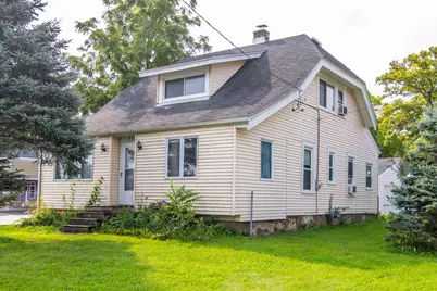 716  Glacier Rd, Pewaukee, WI 53072 - Photo 2