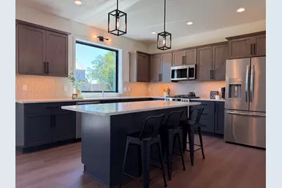 2853  Granite Ct, Sheboygan, WI 53081 - Photo 2