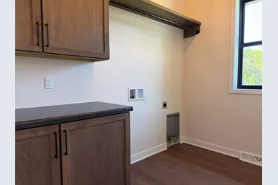 2853  Granite Ct, Sheboygan, WI 53081 - Photo 8