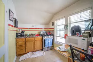 2172 S 84th St, West Allis, WI 53227 - Photo 10