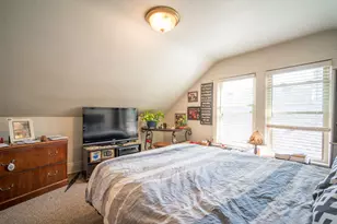 2172 S 84th St, West Allis, WI 53227 - Photo 12