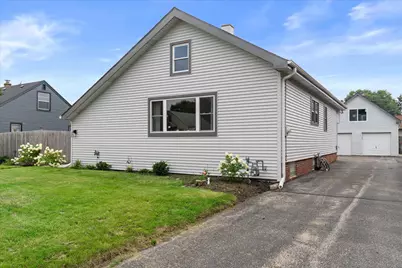 1618  Richard Ave, Racine, WI 53403 - Photo 2