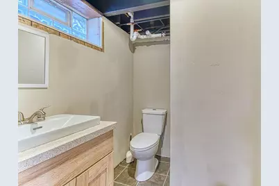 4666 S 50th St, Greenfield, WI 53220 - Photo 18