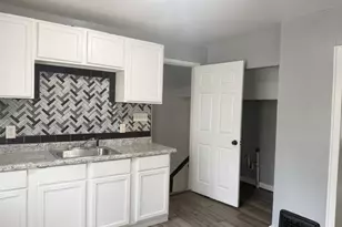 7127 N 43rd St, Milwaukee, WI 53209 - Photo 6