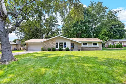 3830  Lakeview Dr, Racine, WI 53403 - Photo 2
