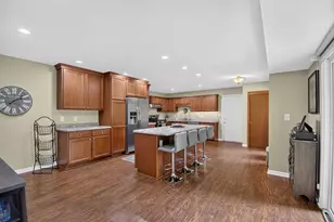 3830 Lakeview Dr, Racine, WI 53403 - Photo 6