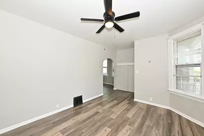 1219 W Windlake Ave, Milwaukee, WI 53215 - Photo 6