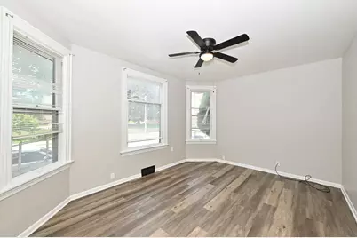 1219 W Windlake Ave, Milwaukee, WI 53215 - Photo 4