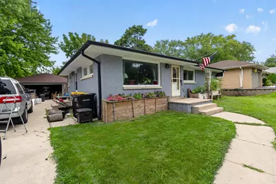 4436 W Dunwood Rd, Brown Deer, WI 53223 - Photo 2