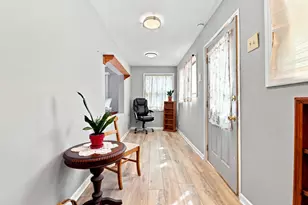 1526 Marquette St, Racine, WI 53404 - Photo 2