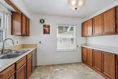 7935 W Becher St, West Allis, WI 53219 - Photo 20