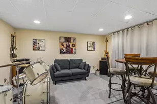 424 Hartwood Ln, Hartland, WI 53029 - Photo 28