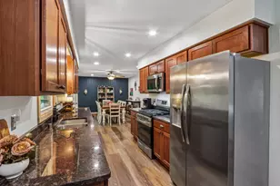 424 Hartwood Ln, Hartland, WI 53029 - Photo 10