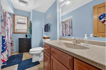418  Blaine Ave, Racine, WI 53405 - Photo 8