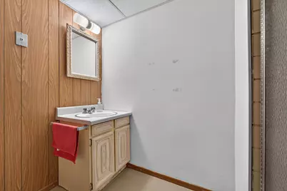 418  Blaine Ave, Racine, WI 53405 - Photo 14