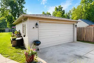 418 Blaine Ave, Racine, WI 53405 - Photo 18