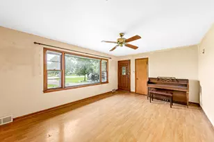 8601 Big Bend Rd, Racine, WI 53185 - Photo 8