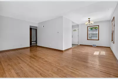 5360 N 107th St, Milwaukee, WI 53225 - Photo 8