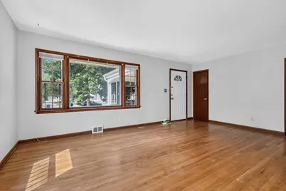 5360 N 107th St, Milwaukee, WI 53225 - Photo 10