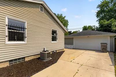 5360 N 107th St, Milwaukee, WI 53225 - Photo 6