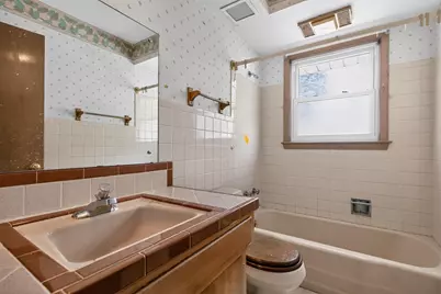 2812  Durand Ave, Racine, WI 53403 - Photo 12