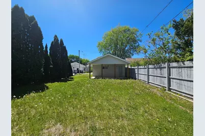 1324  Hayes Ave, Racine, WI 53405 - Photo 14