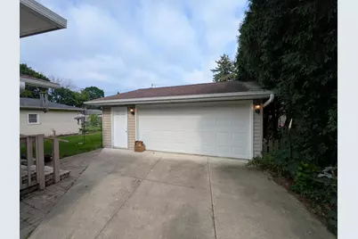 8041  19th Ave, Kenosha, WI 53143 - Photo 10