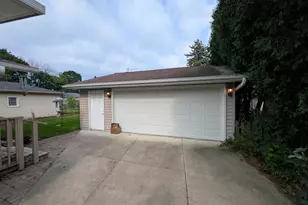8041 19th Ave, Kenosha, WI 53143 - Photo 10