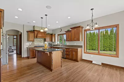 227  Hunters Xing, Slinger, WI 53086 - Photo 12