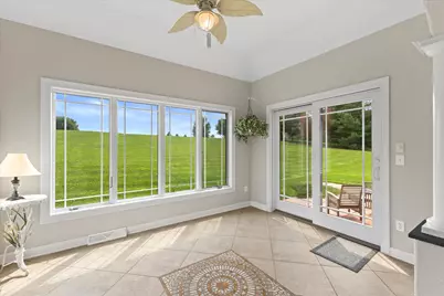 227  Hunters Xing, Slinger, WI 53086 - Photo 8