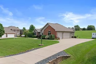 227 Hunters Crossing, Slinger, WI 53086 - Photo 42