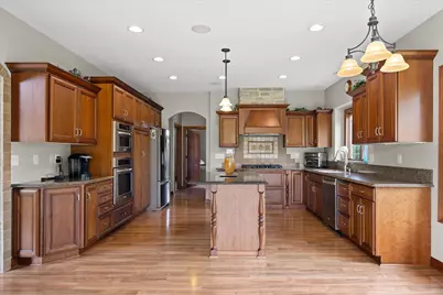 227  Hunters Xing, Slinger, WI 53086 - Photo 10