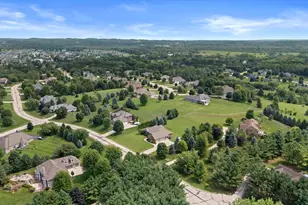 227 Hunters Crossing, Slinger, WI 53086 - Photo 44