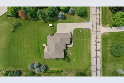 227  Hunters Xing, Slinger, WI 53086 - Photo 38