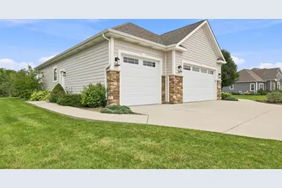 4817  Copper Leaf Blvd, Racine, WI 53403 - Photo 4