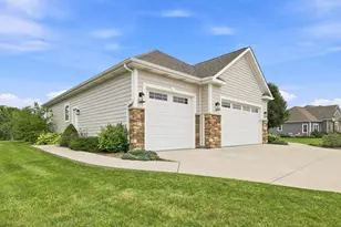 4817 Copper Leaf Blvd, Racine, WI 53403 - Photo 4