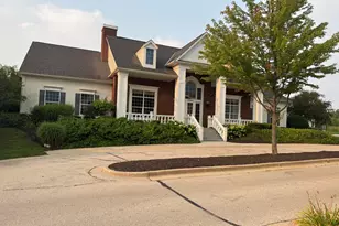 W205N16469 Cranberry Creek Ln, Jackson, WI 53037 - Photo 2