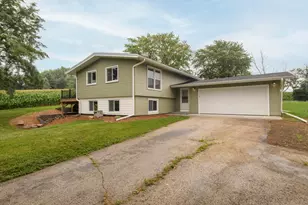 W389N7644 Pennsylvania St, Oconomowoc, WI 53066 - Photo 2