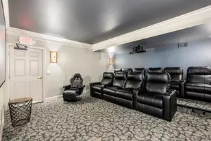 1300 N Prospect Ave, Milwaukee, WI 53202 - Photo 32