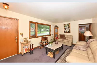 7722 W Kathryn Ave, Milwaukee, WI 53218 - Photo 4