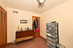 7722 W Kathryn Ave, Milwaukee, WI 53218 - Photo 12