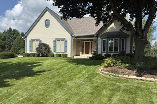 680 River Meadow Dr, Hartland, WI 53029 - Photo 1