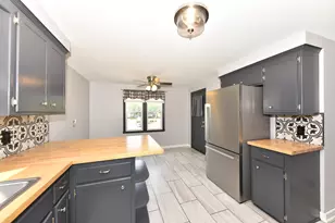 8023 W Beckett Ave, Milwaukee, WI 53218 - Photo 24