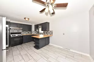 8023 W Beckett Ave, Milwaukee, WI 53218 - Photo 26
