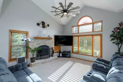 1497  Sunnyridge Rd, Pewaukee, WI 53072 - Photo 2