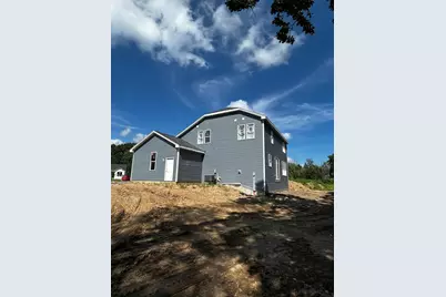 1743  Palmer Ct, Hartford, WI 53027 - Photo 4