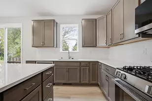 1743 Palmer Ct, Hartford, WI 53027 - Photo 16