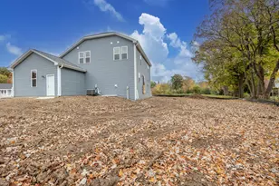 1743 Palmer Ct, Hartford, WI 53027 - Photo 8