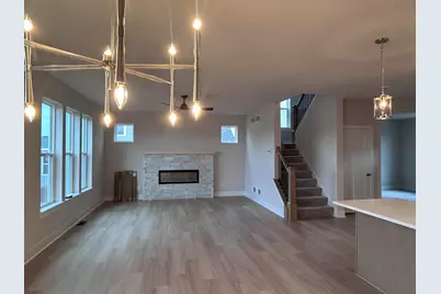 250  Bayberry Ln, Grafton, WI 53024 - Photo 4